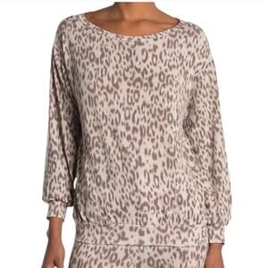 LUSH Lush Print Knit Top Taupe Animal Leopard Pullover Size Medium NWT Cozy